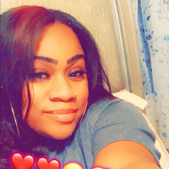 Poshmark profile picture for @jai1989